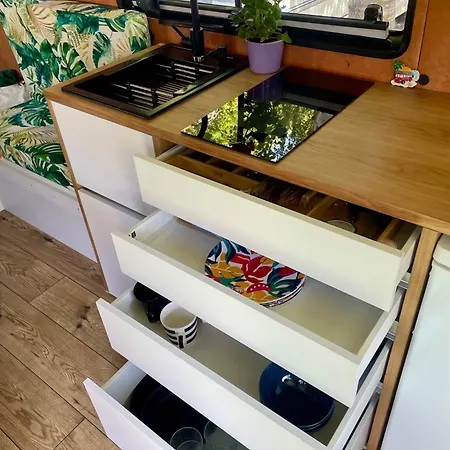 Urokliwy Kamper Na Kempingu *