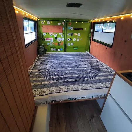 Urokliwy Kamper Na Kempingu Campsite